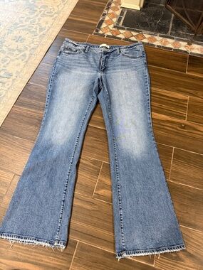 BKE Women's Light Wash Flare Jeans